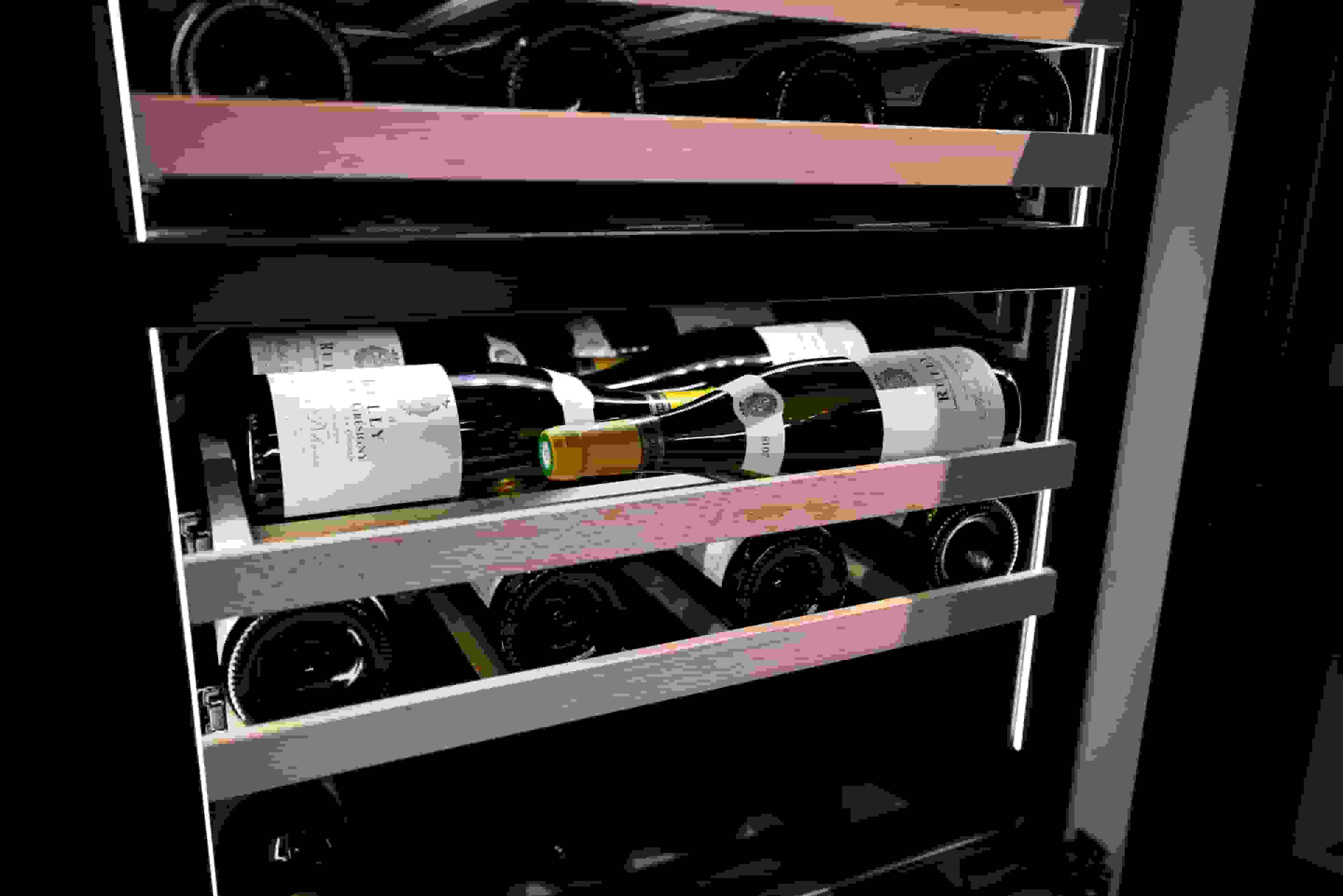 Upptäck alla tillbehör som gör din Vigneron Storage komplett.