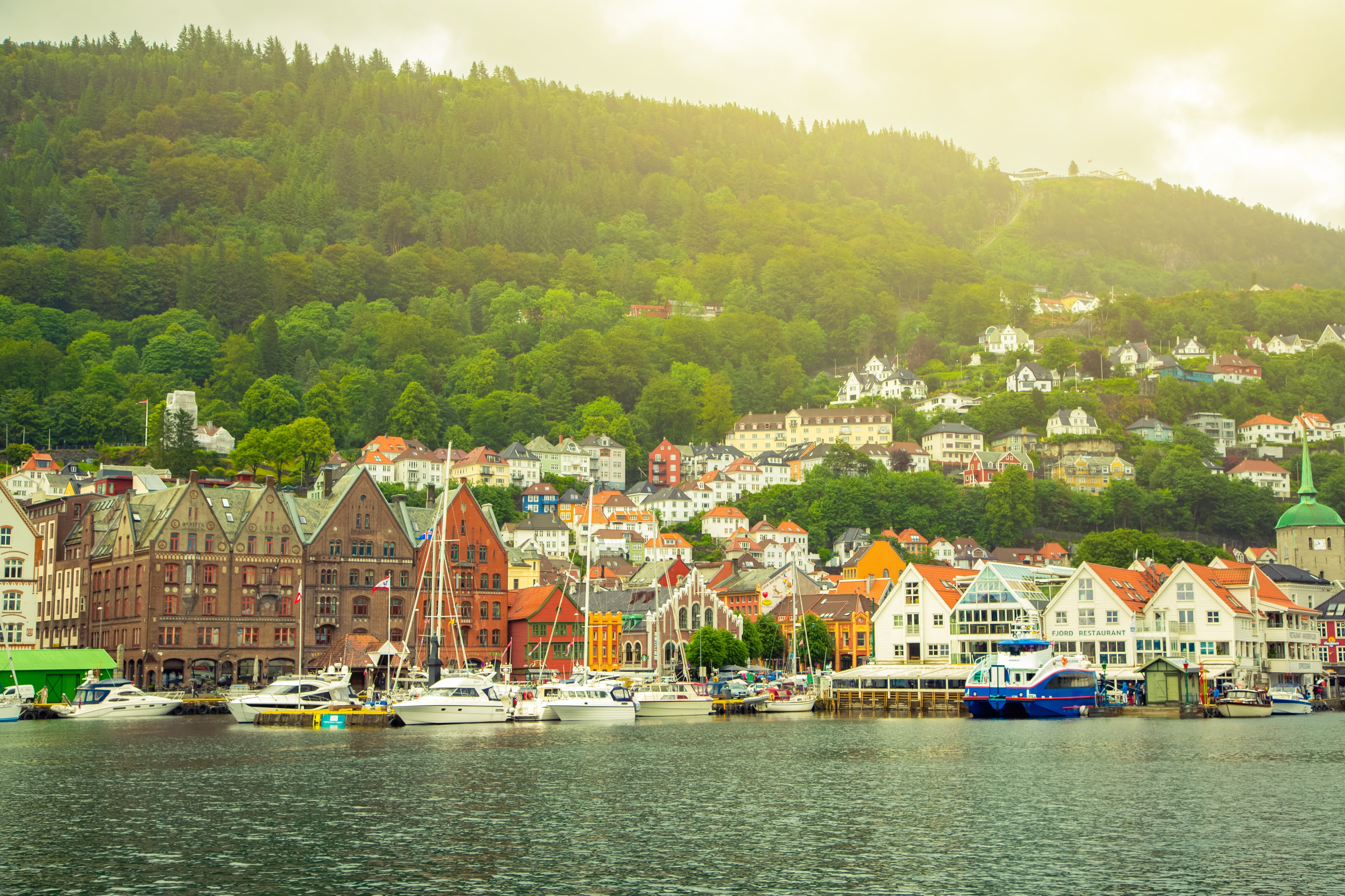 De beste vinbarene og restaurantene med vinlister i Bergen