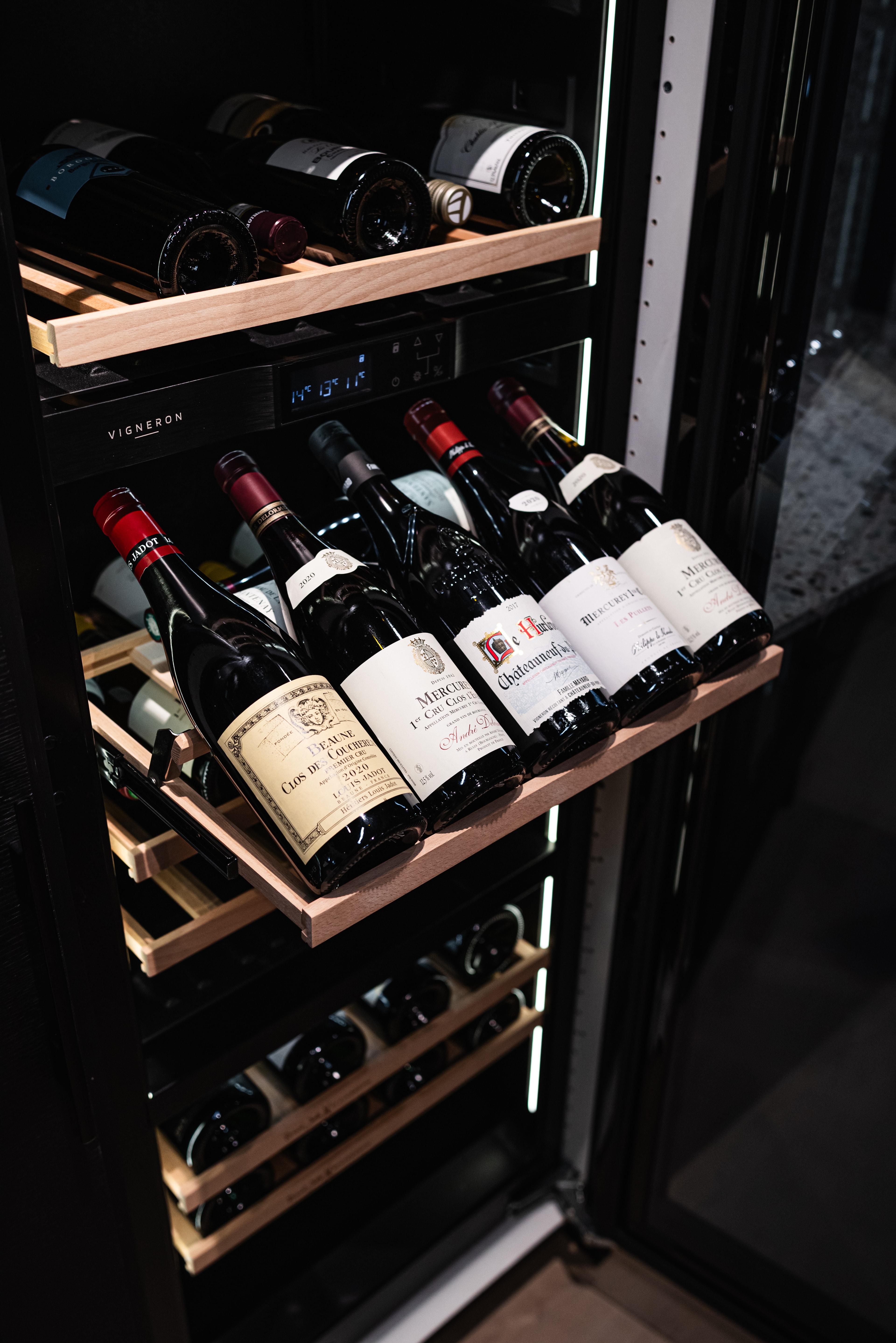 Vinkyl med 2 zoner, perfekt temperatur för rött, vitt och bubbel