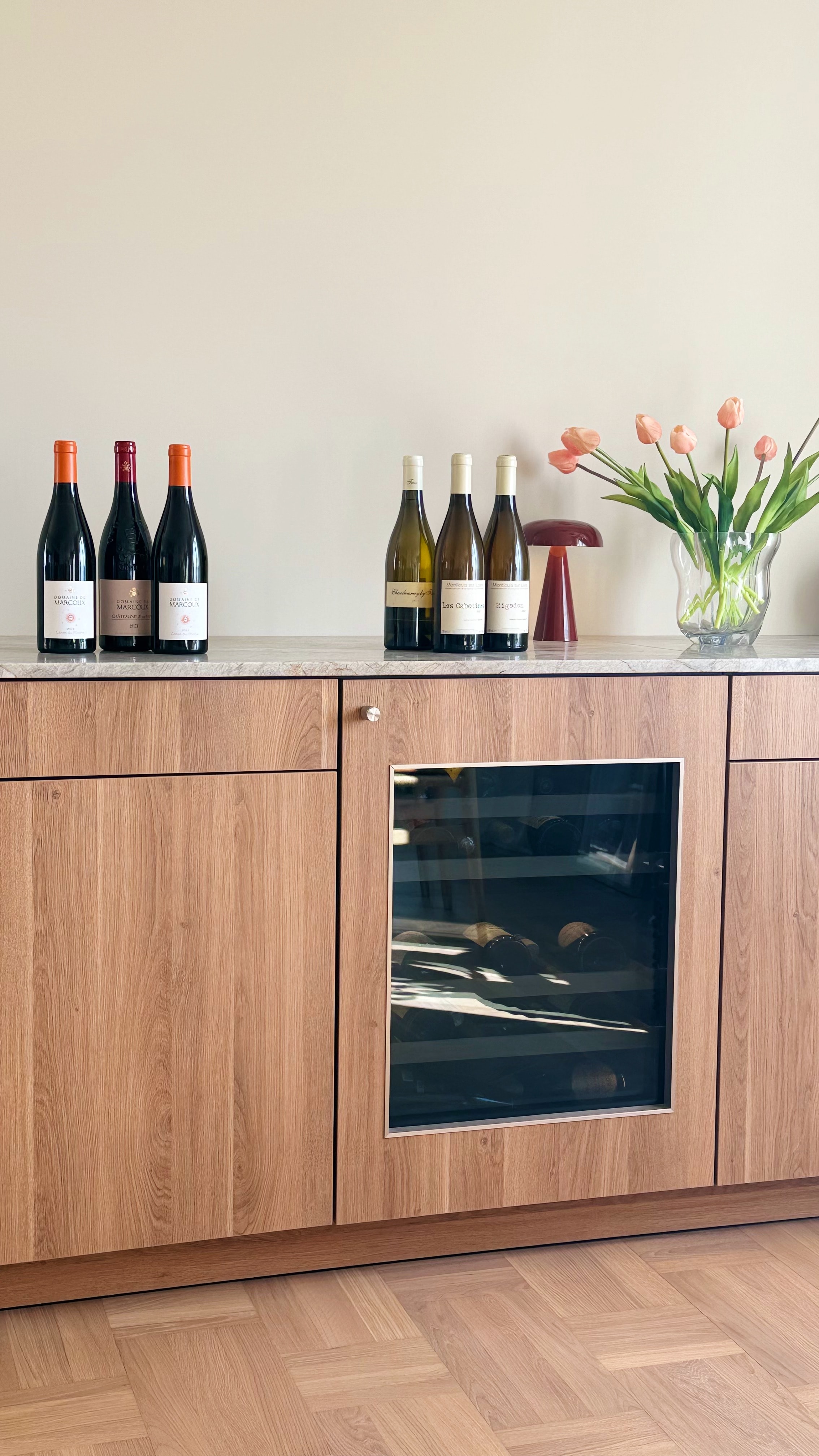 Vinkylar under bänk