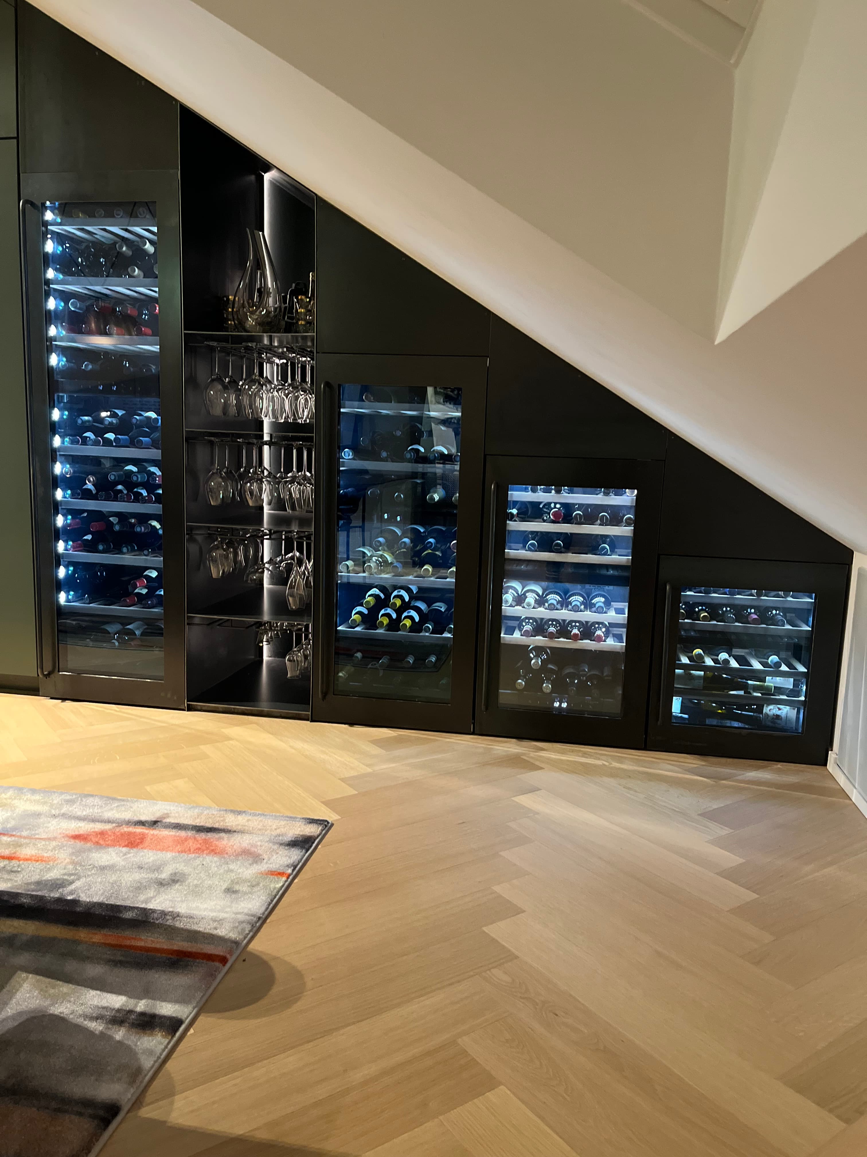 vinkyl med integrerad dörr, vigneron